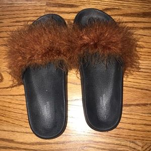 Urban outfitters pool side slip on sandals